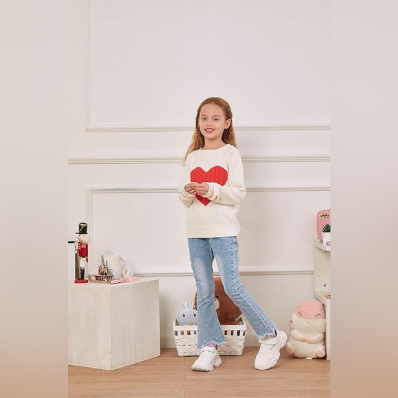 NEW BATERMOON Girls Long Sleeve Heart Pattern Crewneck Knit Sweater. - Picture 3 of 6